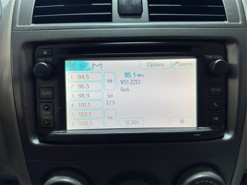 Toyota Corolla LE 4-Speed AT 2013