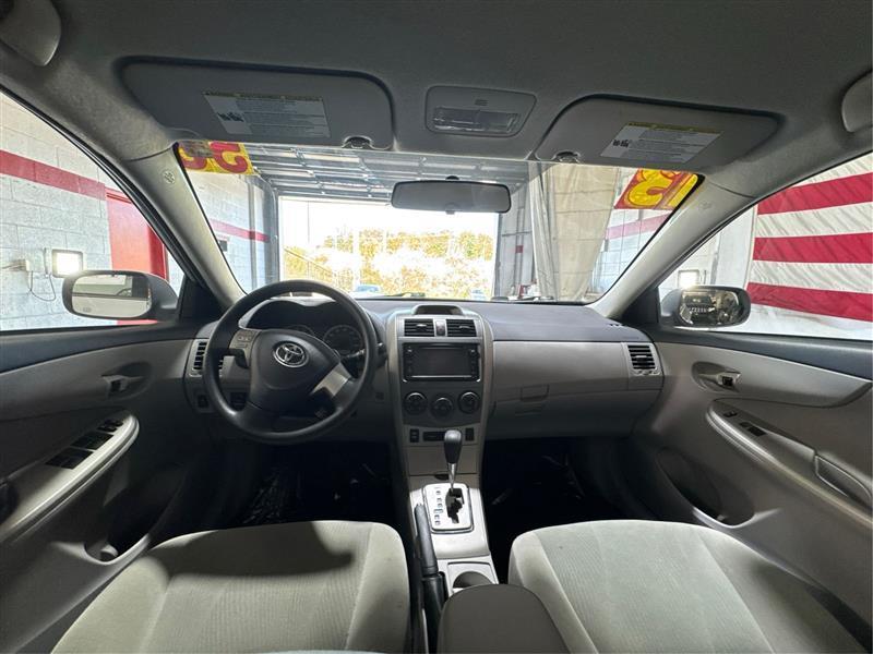 Toyota Corolla LE 4-Speed AT 2013
