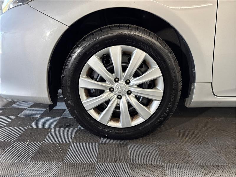 Toyota Corolla LE 4-Speed AT 2013