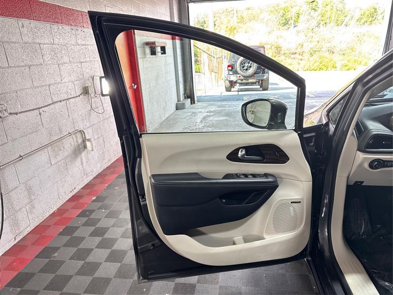 Chrysler Pacifica Hybrid Limited 2022