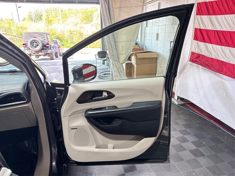 Chrysler Pacifica Hybrid Limited 2022