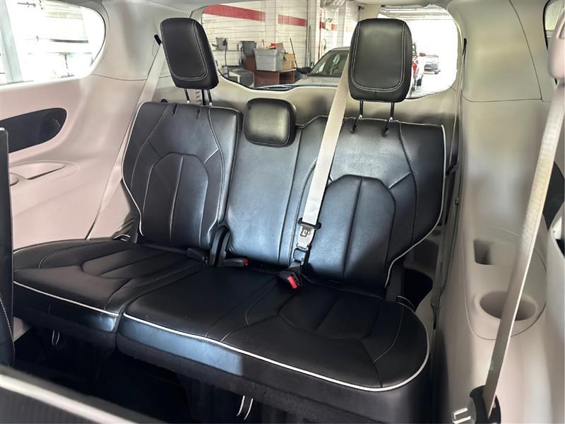 Chrysler Pacifica Hybrid Limited 2022