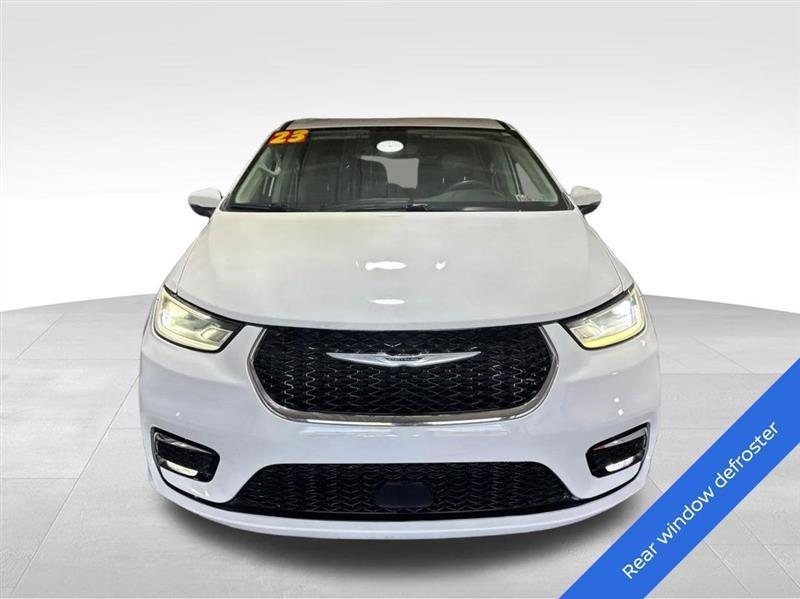 Chrysler Pacifica Touring L 2023