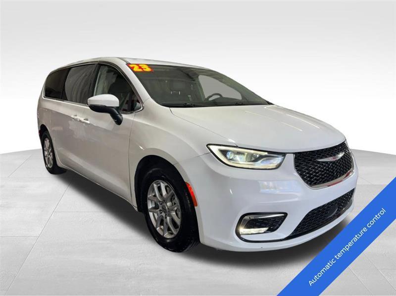 Chrysler Pacifica Touring L 2023