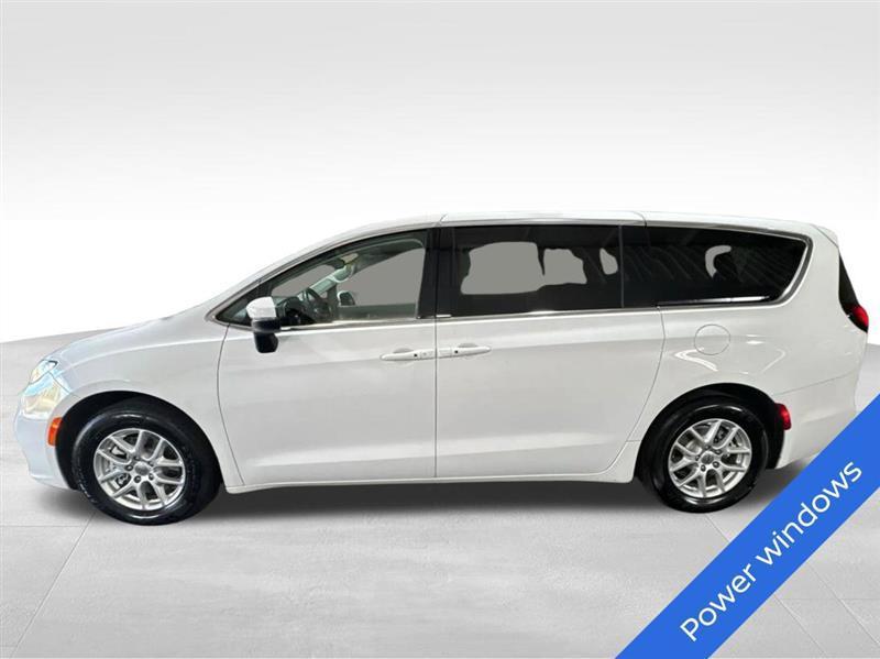 Chrysler Pacifica Touring L 2023