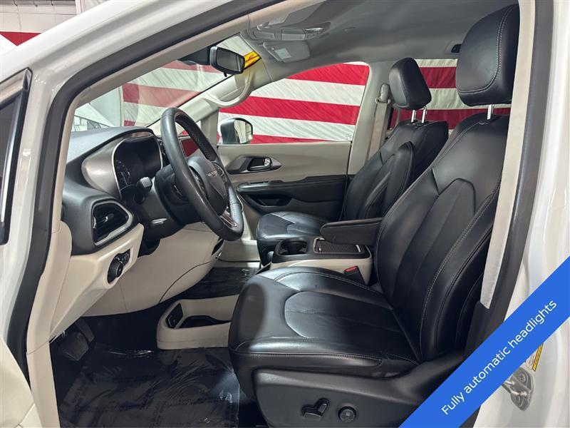 Chrysler Pacifica Touring L 2023