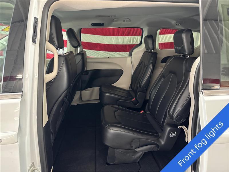 Chrysler Pacifica Touring L 2023