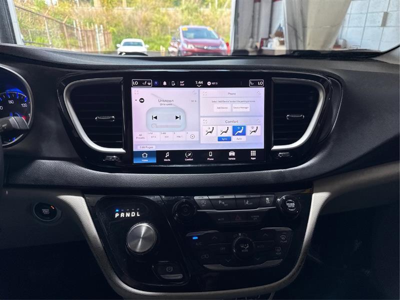 Chrysler Pacifica Touring L 2023