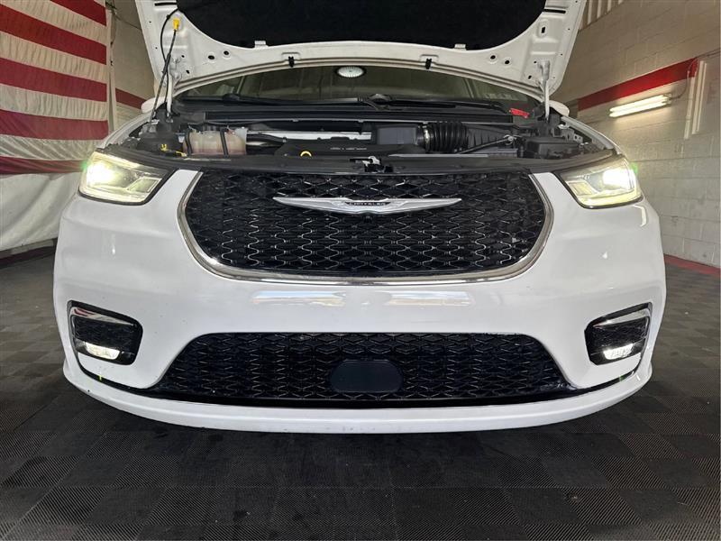 Chrysler Pacifica Touring L 2023