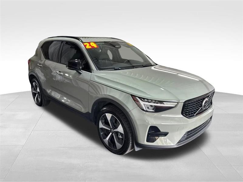 Volvo XC40 B5 Core AWD 2024
