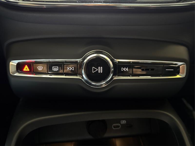 Volvo XC40 B5 Core AWD 2024