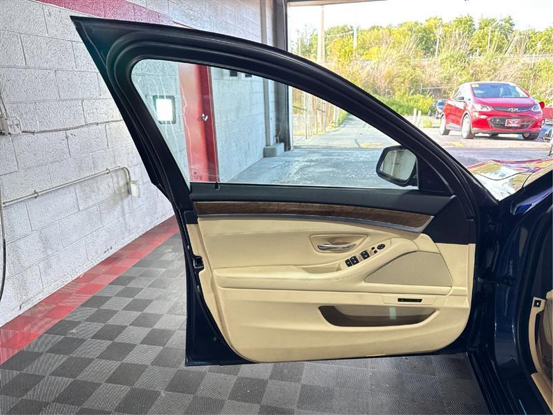 BMW 5-Series 535i 2013