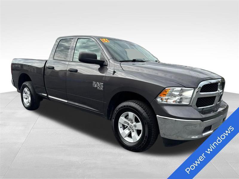 RAM 1500 SLT Quad Cab 4WD 2024