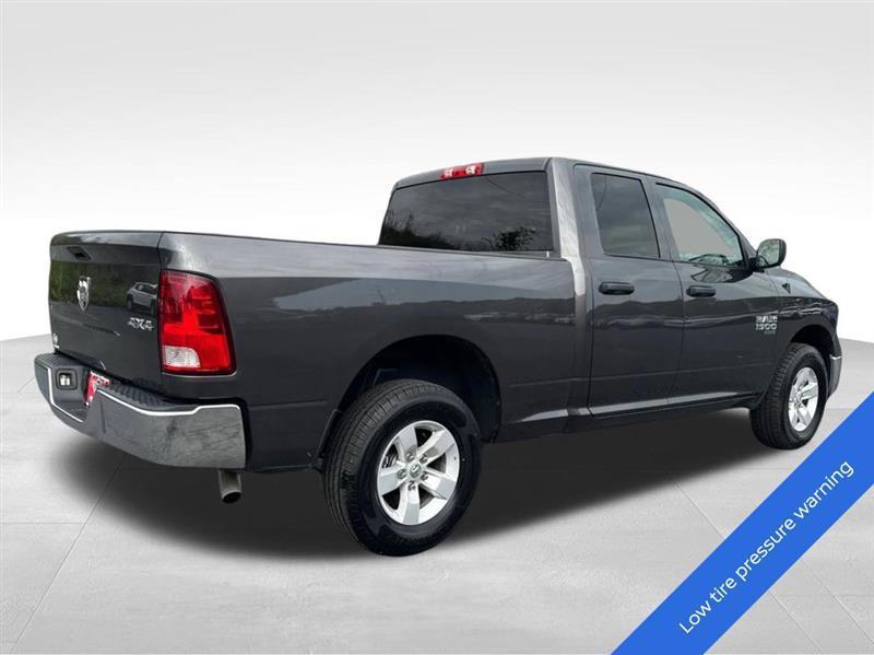 RAM 1500 SLT Quad Cab 4WD 2024