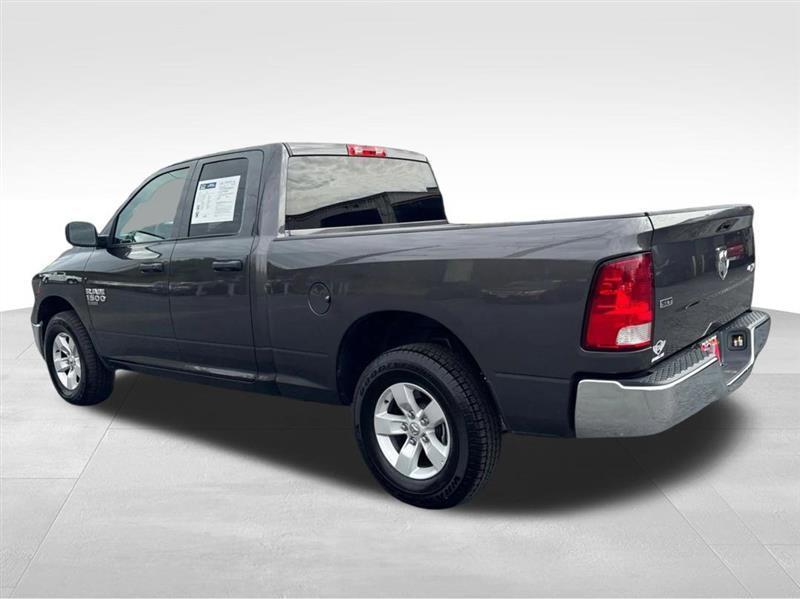RAM 1500 SLT Quad Cab 4WD 2024