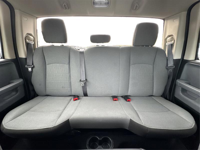 RAM 1500 SLT Quad Cab 4WD 2024