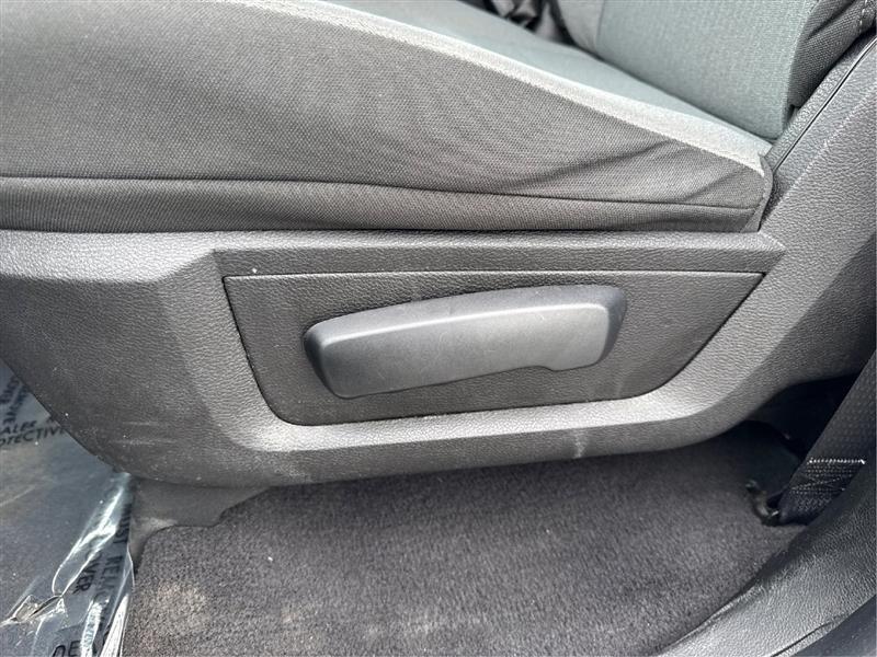 RAM 1500 SLT Quad Cab 4WD 2024