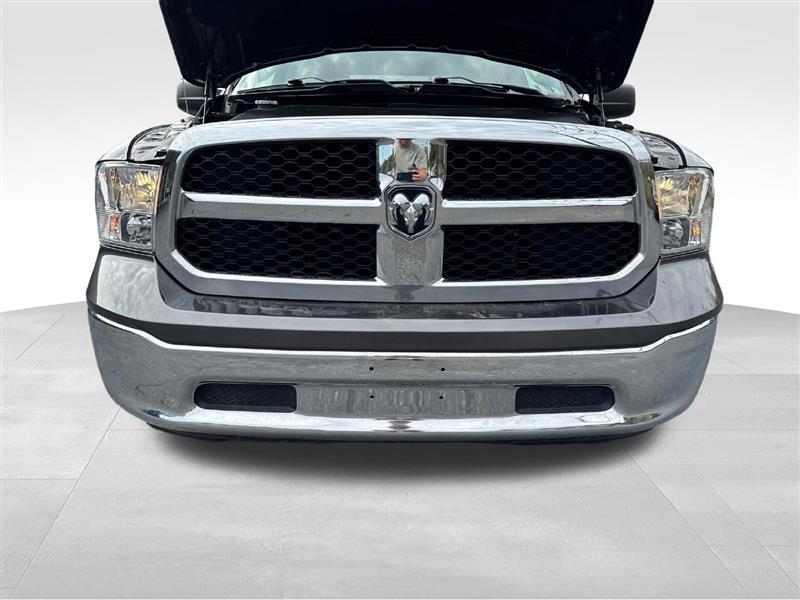 RAM 1500 SLT Quad Cab 4WD 2024