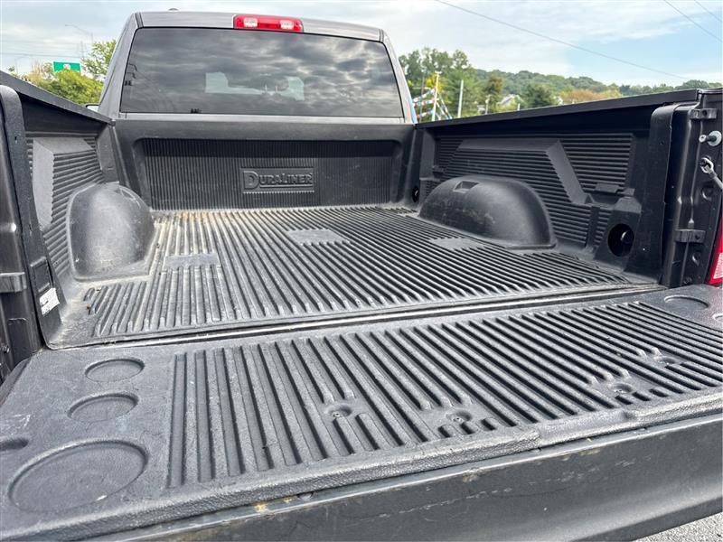 RAM 1500 SLT Quad Cab 4WD 2024