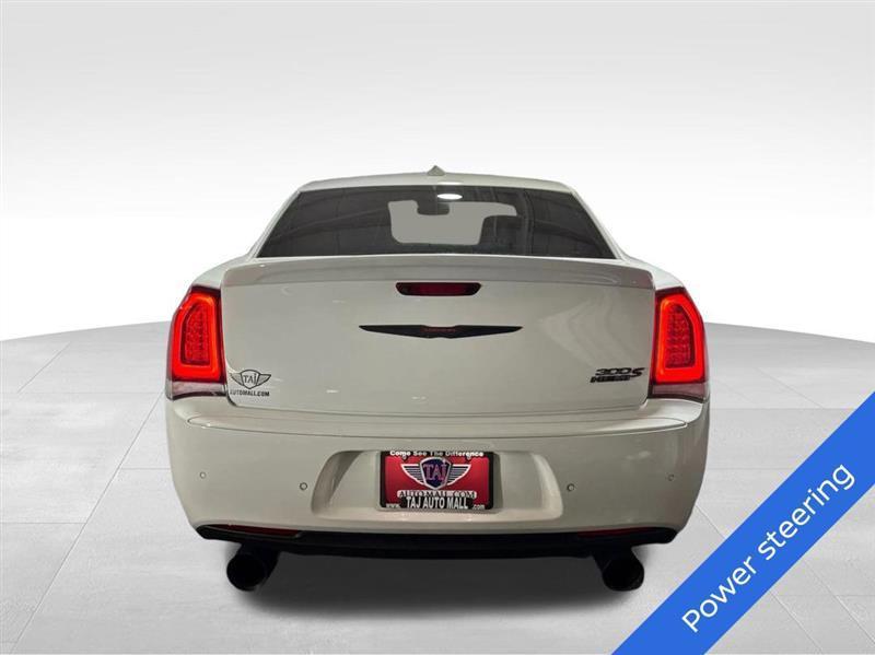 Chrysler 300 photo 6