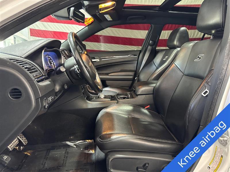 Chrysler 300 photo 9