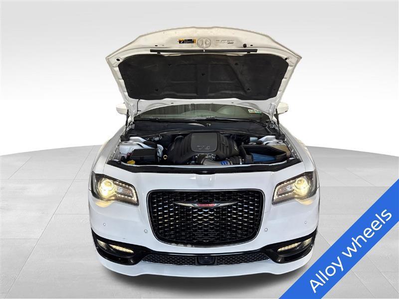 Chrysler 300 photo 11