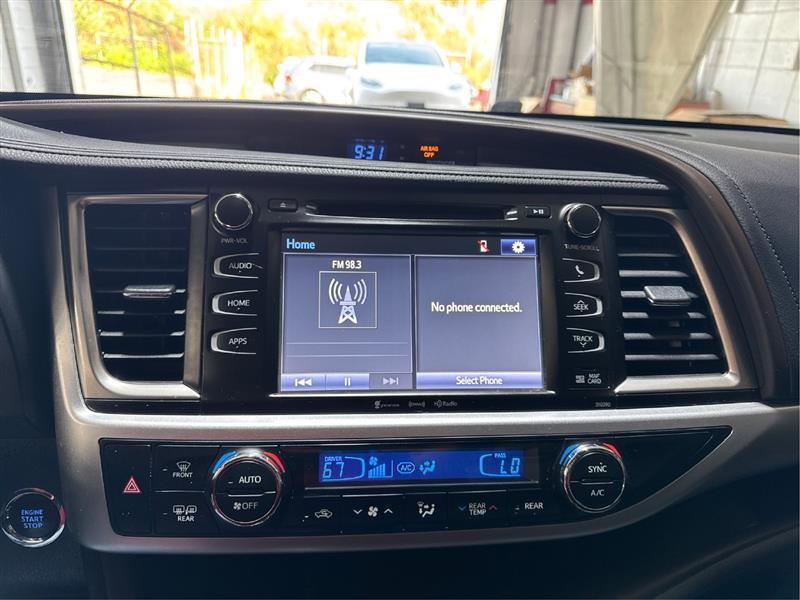 Toyota Highlander XLE AWD V6 2019
