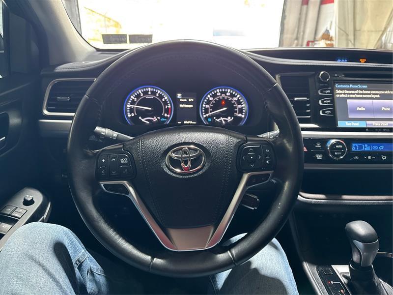 Toyota Highlander XLE AWD V6 2019
