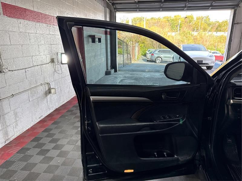 Toyota Highlander XLE AWD V6 2019