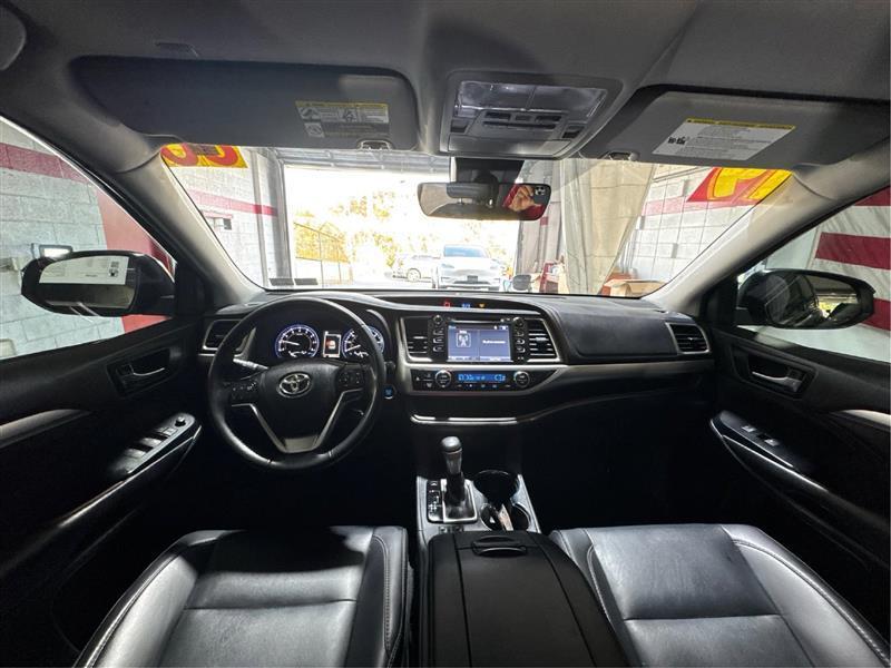 Toyota Highlander XLE AWD V6 2019