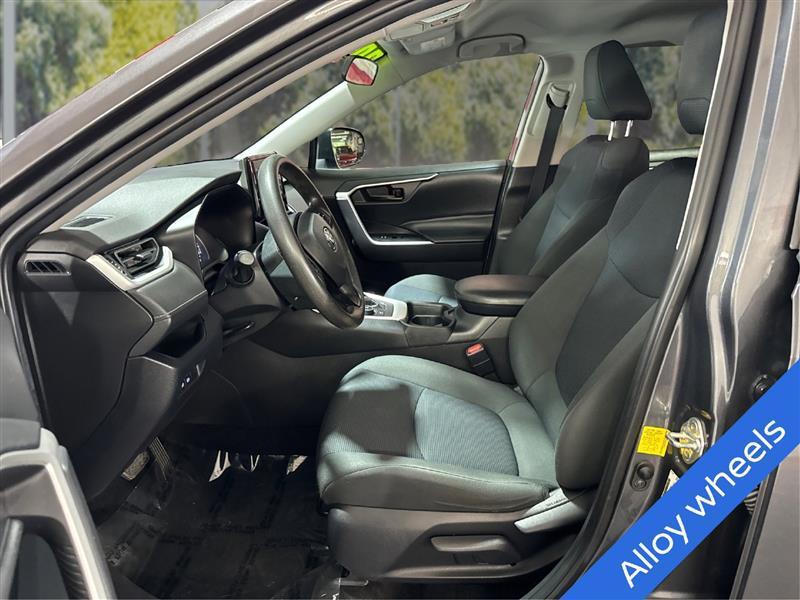 Toyota RAV4 Hybrid LE 2020