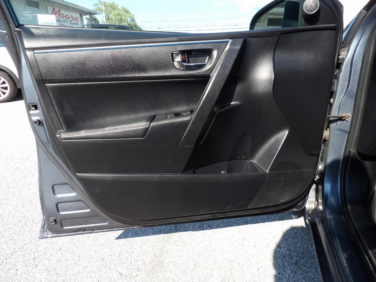 Toyota Corolla 4dr Sdn CVT S w/Special Edition Pkg (Natl) 2016