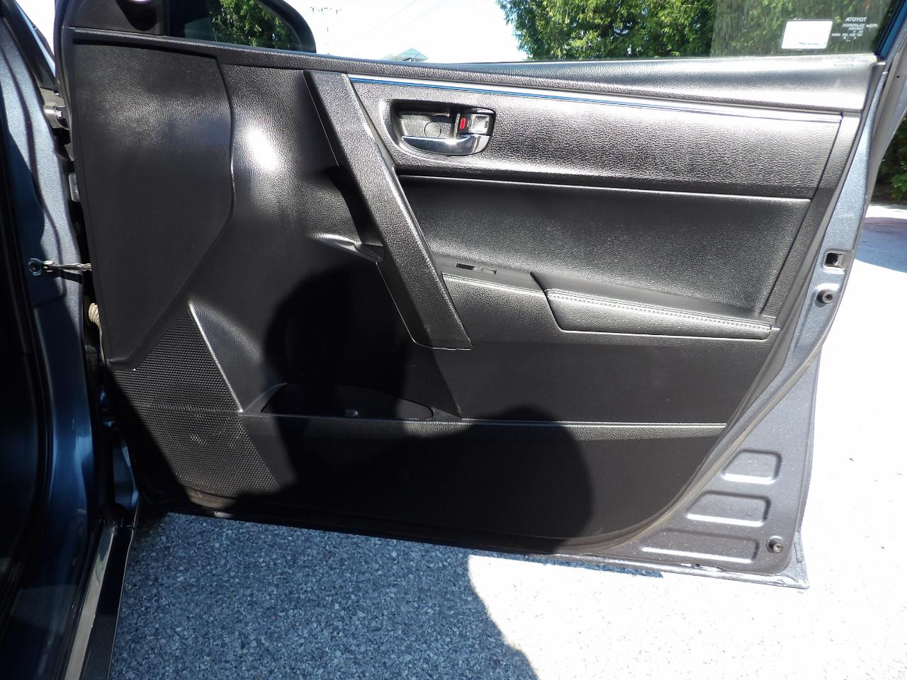 Toyota Corolla 4dr Sdn CVT S w/Special Edition Pkg (Natl) 2016