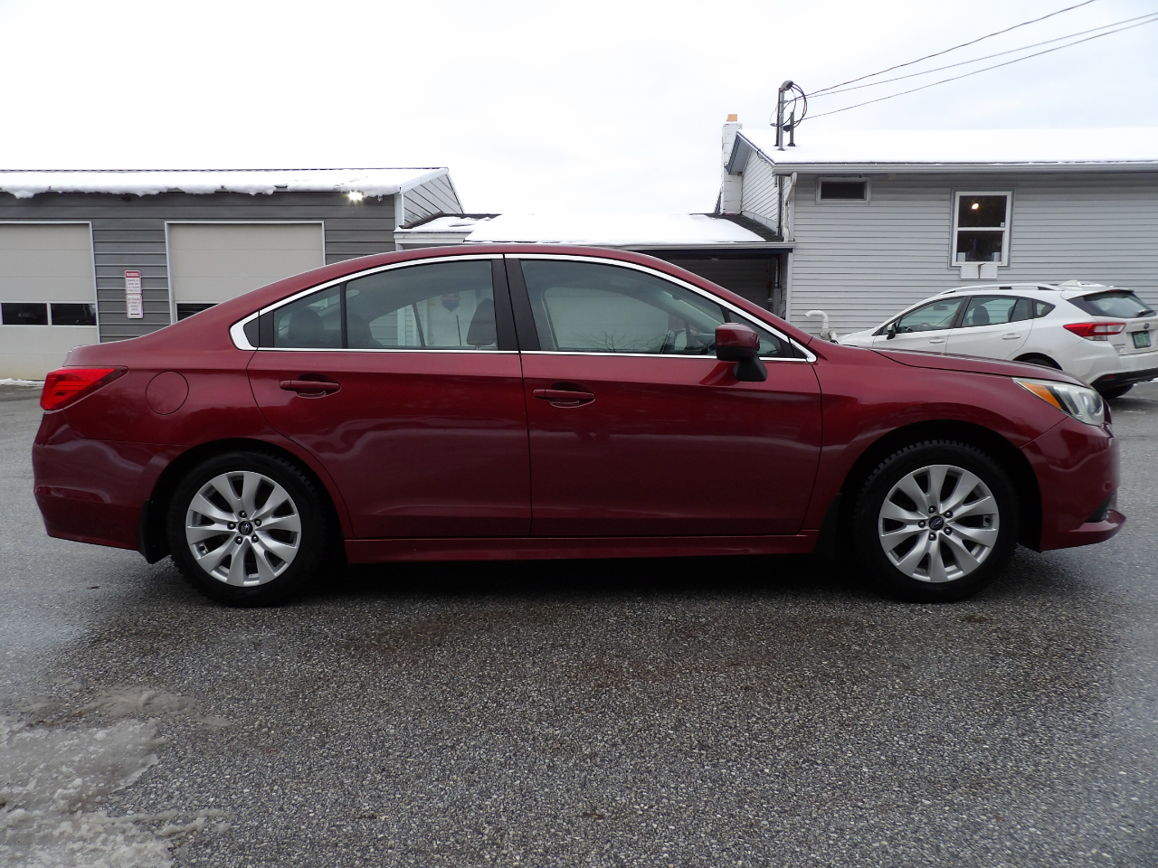 Subaru Legacy 4dr Sdn 2.5i Premium PZEV 2015