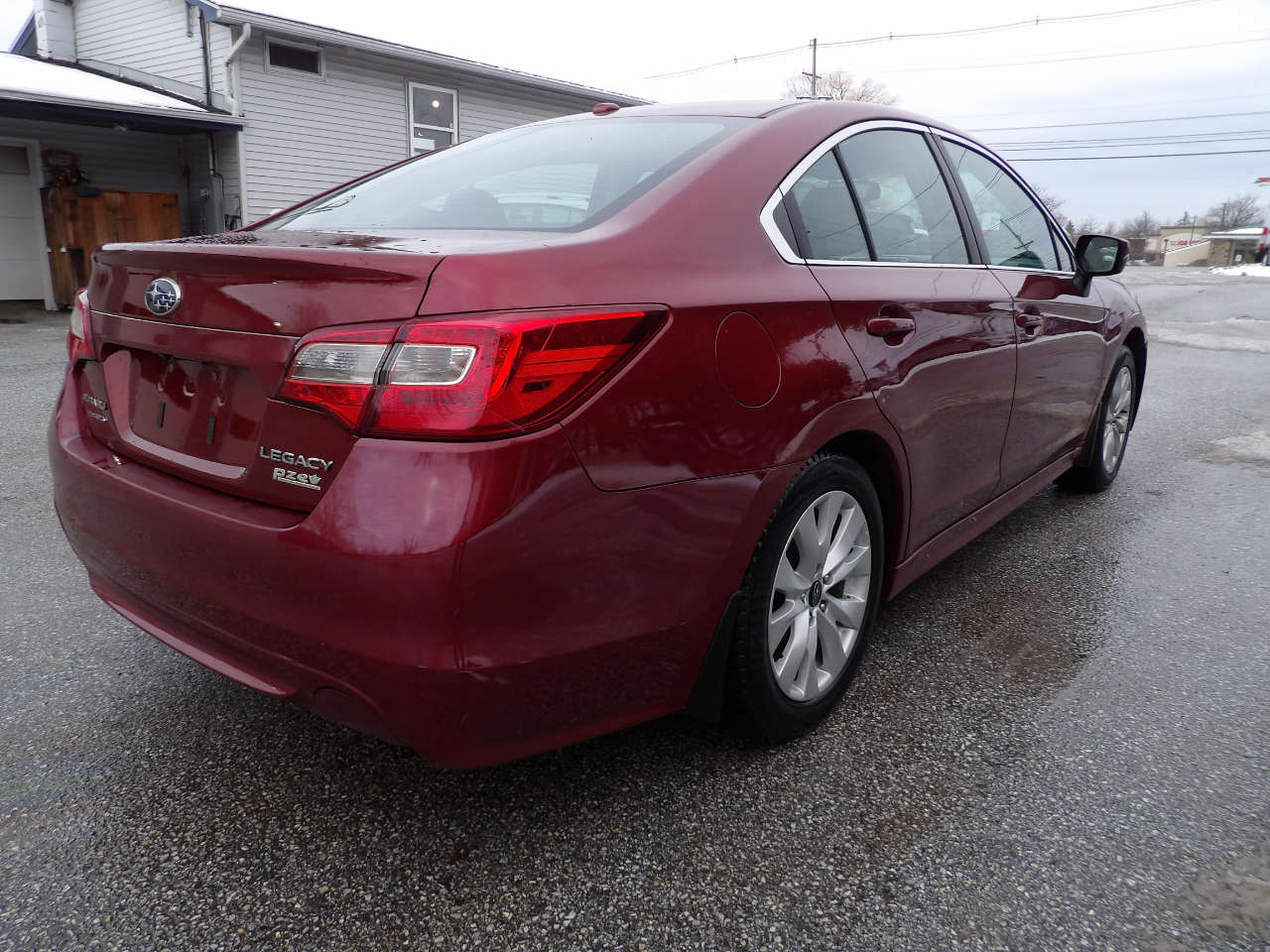 Subaru Legacy 4dr Sdn 2.5i Premium PZEV 2015