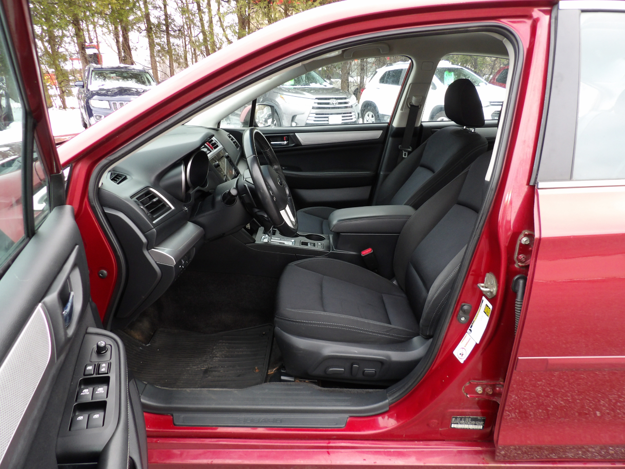 Subaru Legacy 4dr Sdn 2.5i Premium PZEV 2015