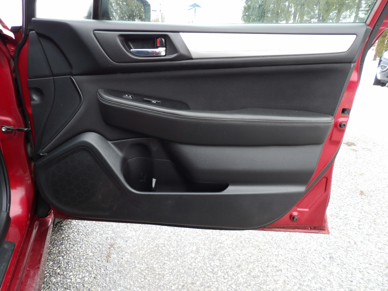 Subaru Legacy 4dr Sdn 2.5i Premium PZEV 2015