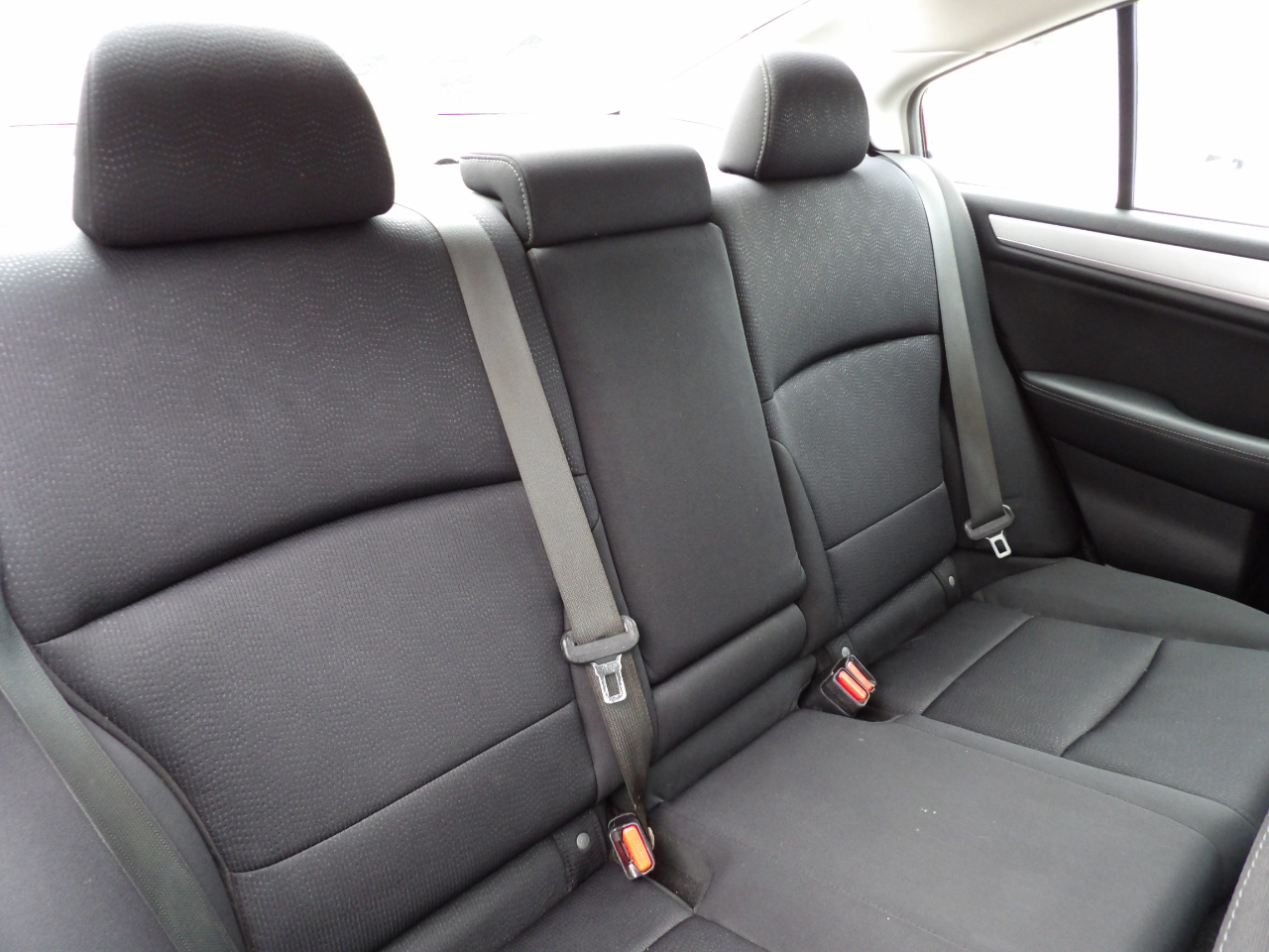 Subaru Legacy 4dr Sdn 2.5i Premium PZEV 2015