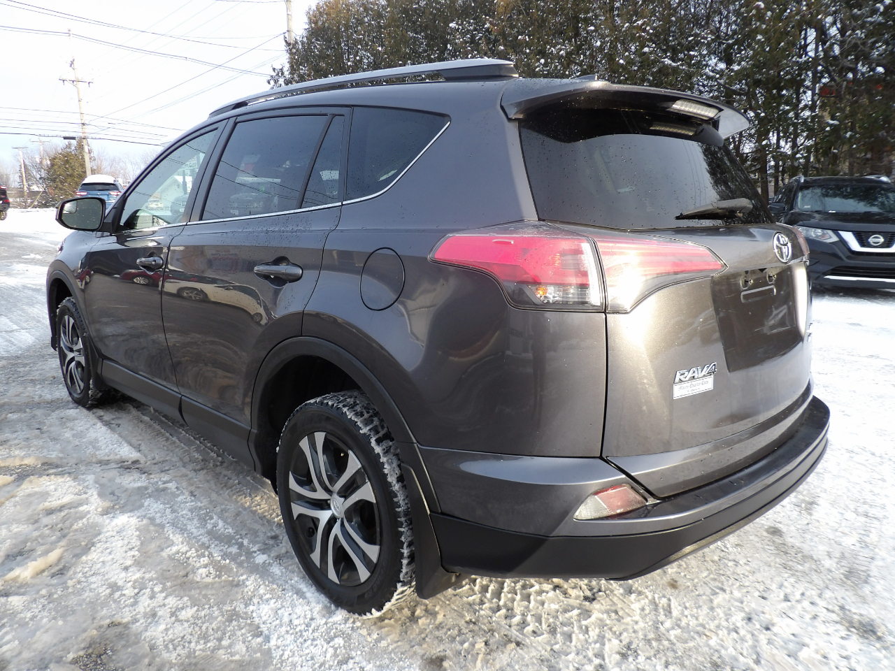 Toyota RAV4 LE AWD (Natl) 2017