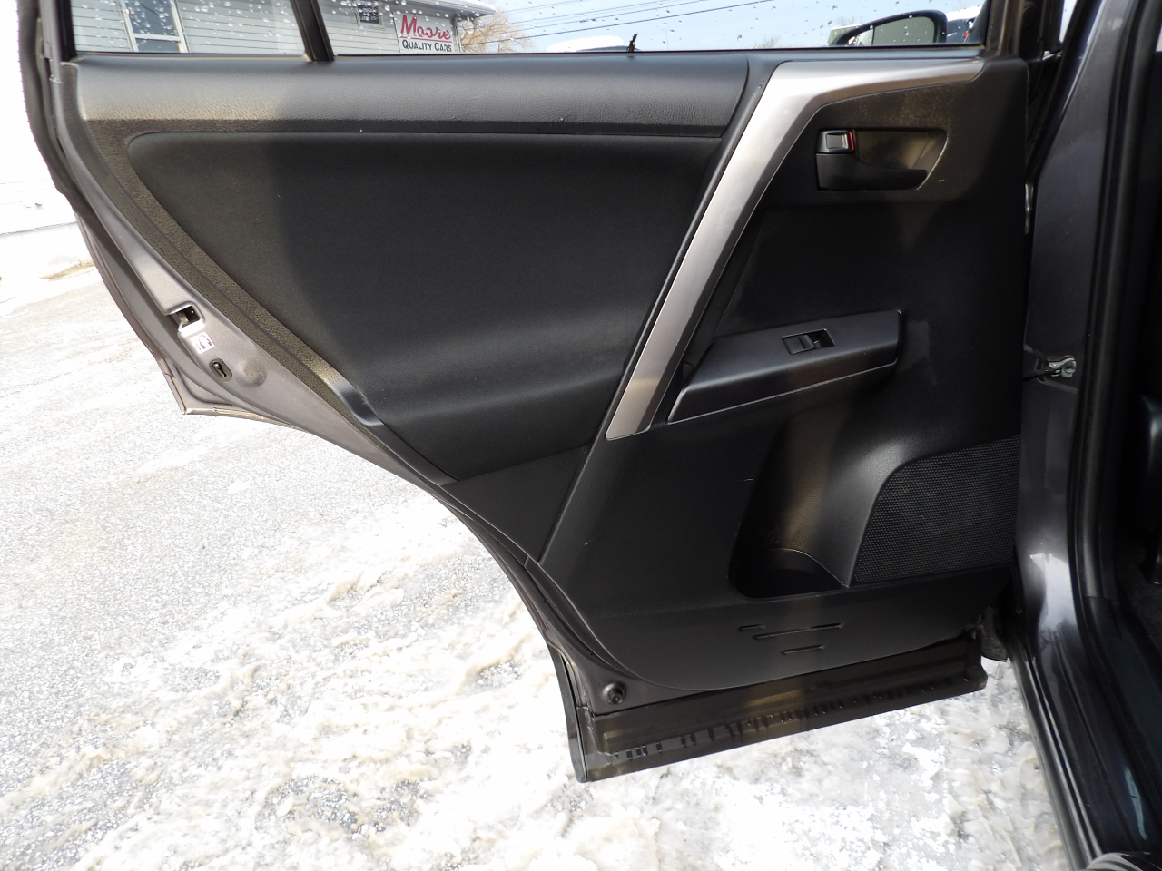 Toyota RAV4 LE AWD (Natl) 2017