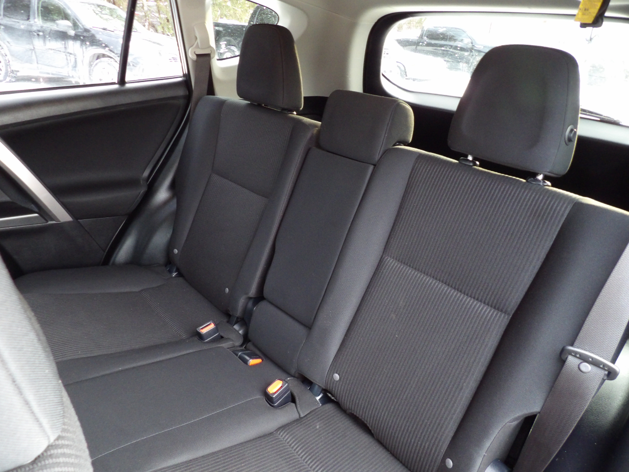 Toyota RAV4 LE AWD (Natl) 2017