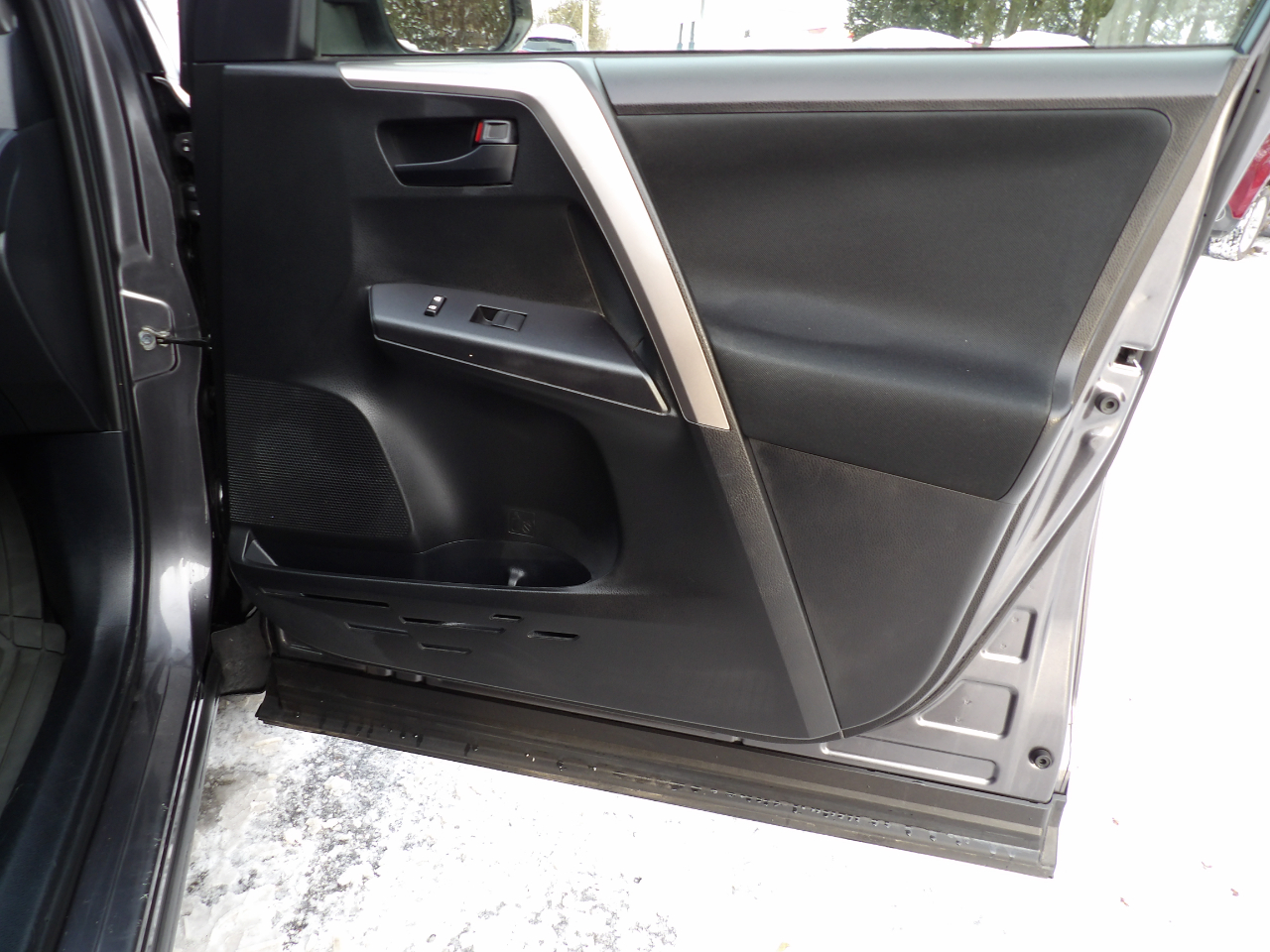 Toyota RAV4 LE AWD (Natl) 2017