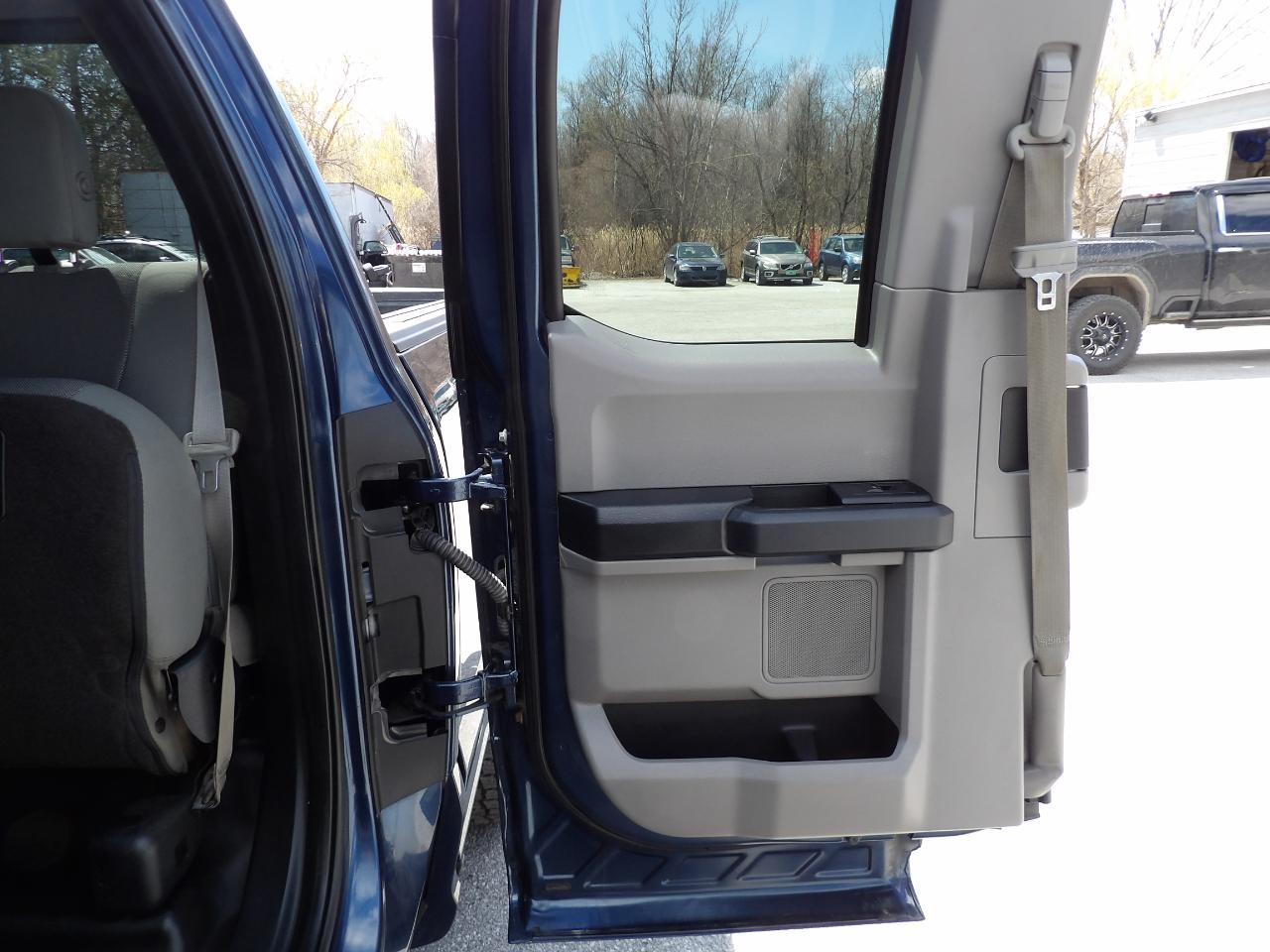 Ford F-150 4WD SuperCab 145" Lariat 2016