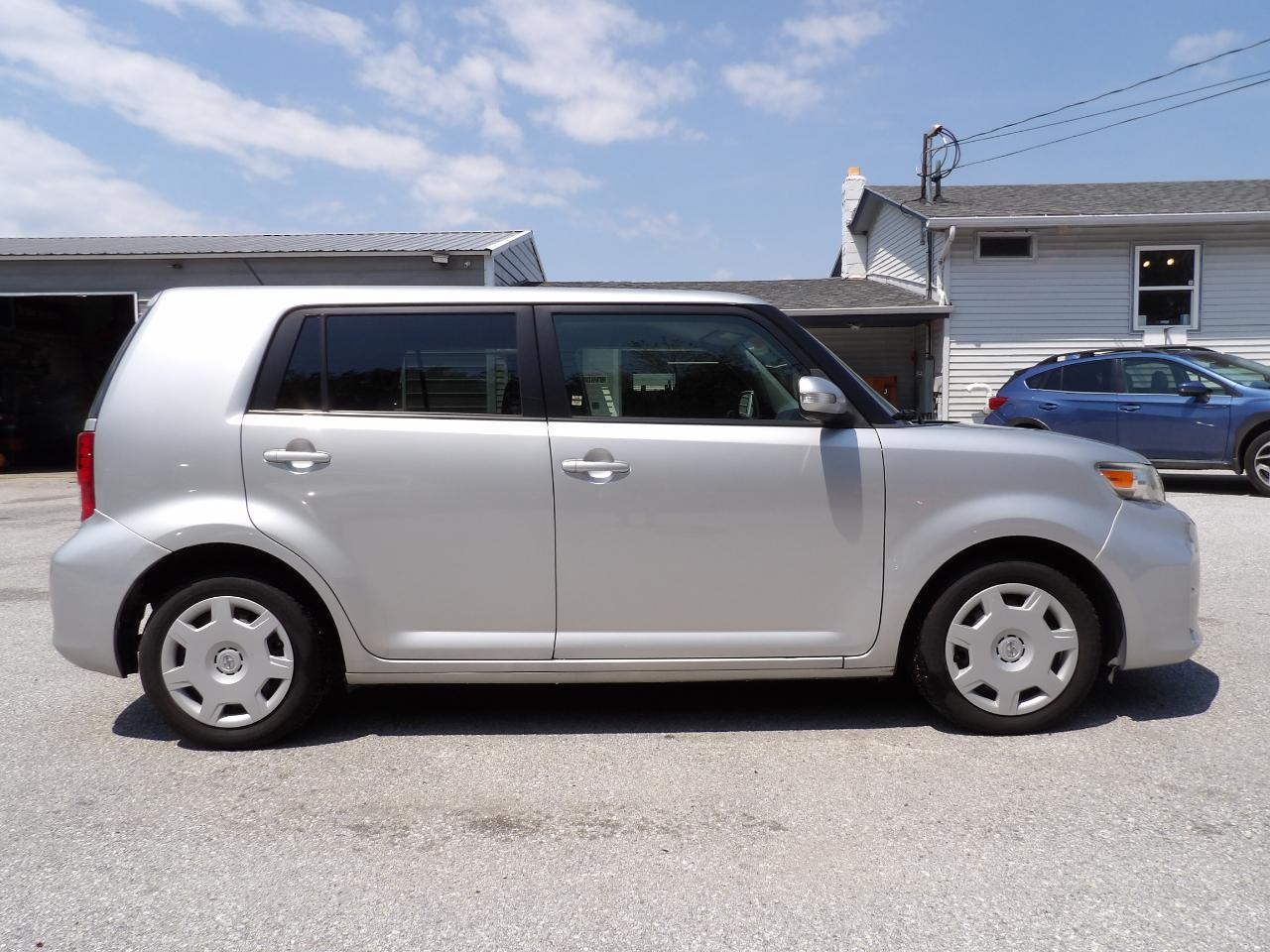 Scion xB 5dr Wgn Man (Natl) 2014