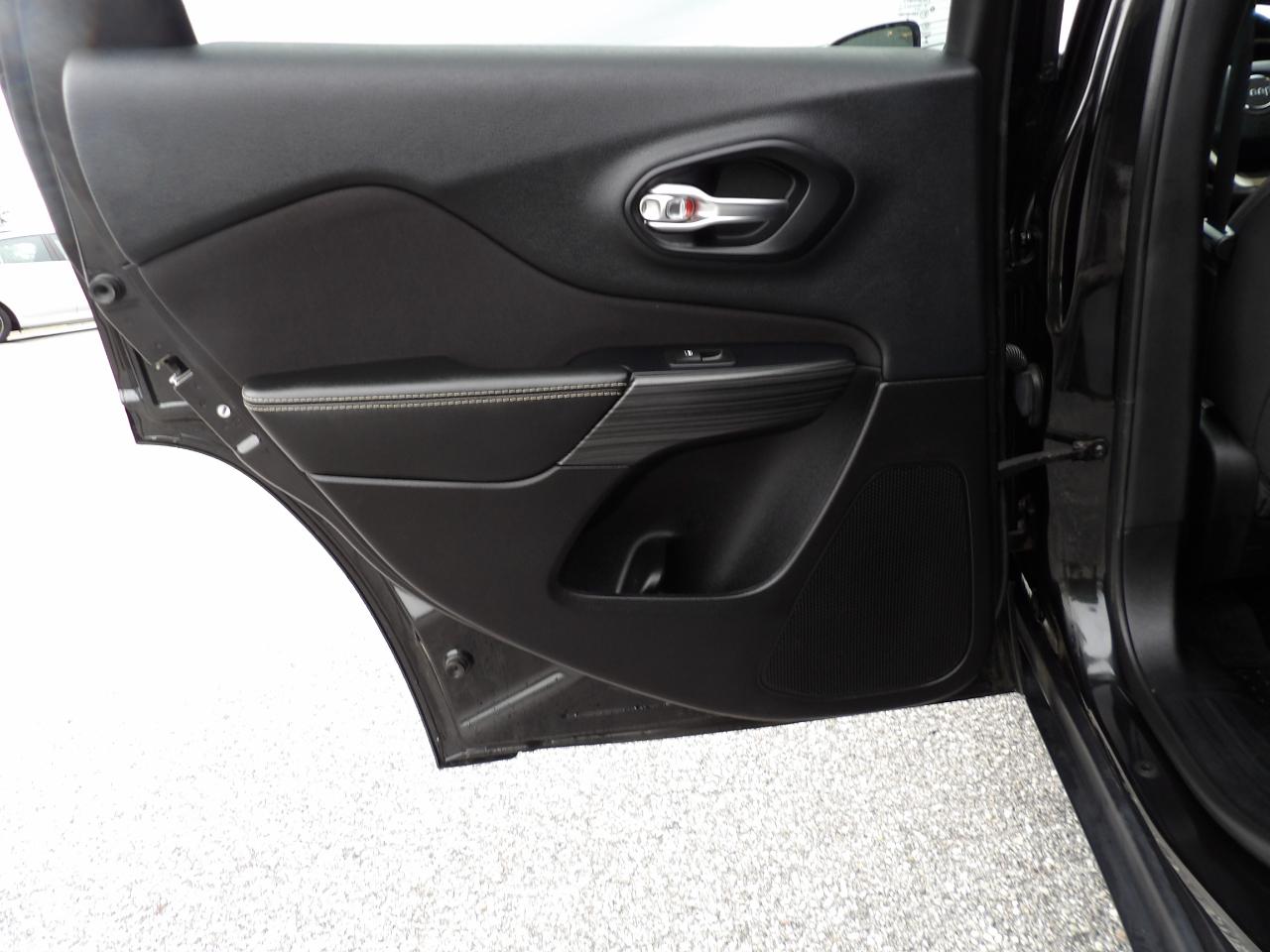 Jeep Cherokee 4WD 4dr Latitude 2015