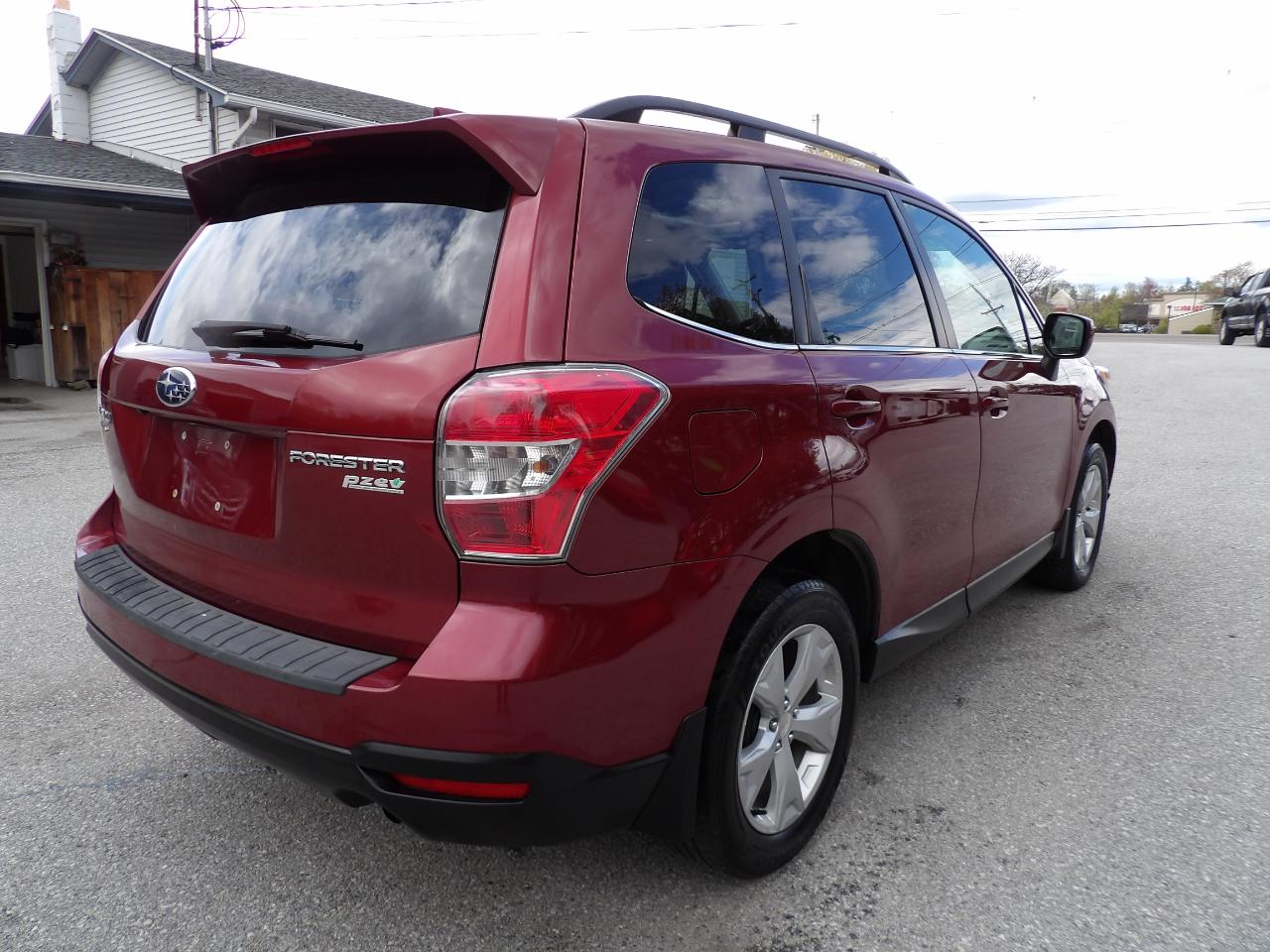 Subaru Forester 4dr CVT 2.5i Limited PZEV 2016