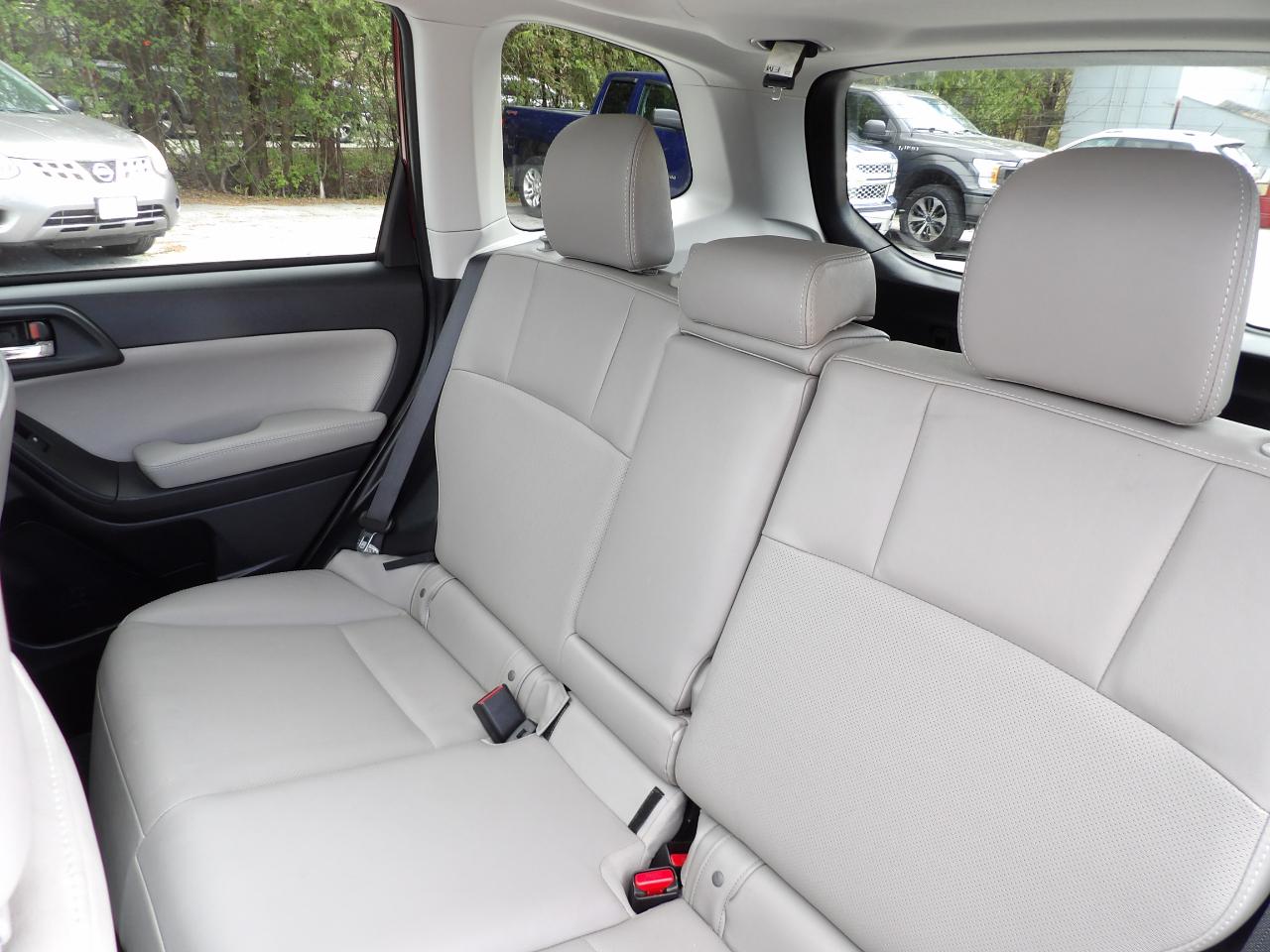 Subaru Forester 4dr CVT 2.5i Limited PZEV 2016