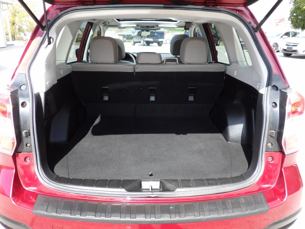 Subaru Forester 4dr CVT 2.5i Limited PZEV 2016