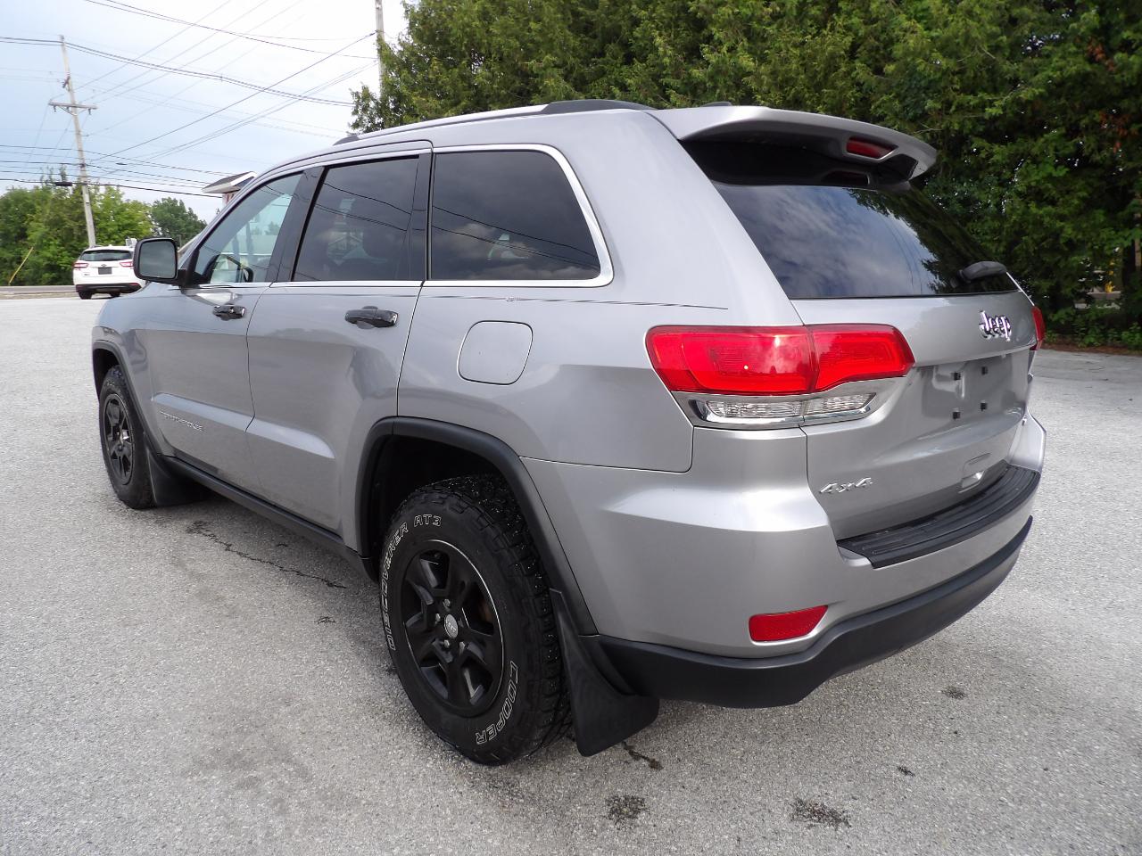 Jeep Grand Cherokee 4WD 4dr Laredo 2015
