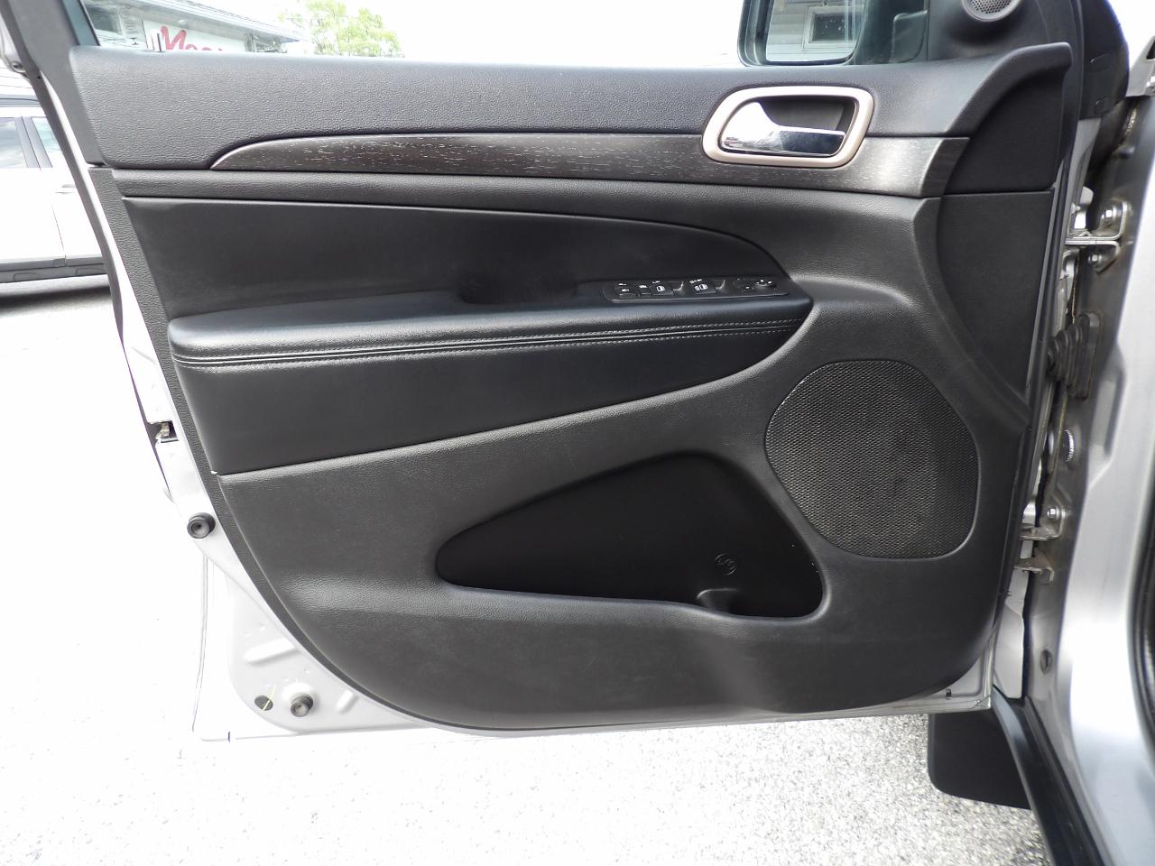 Jeep Grand Cherokee 4WD 4dr Laredo 2015
